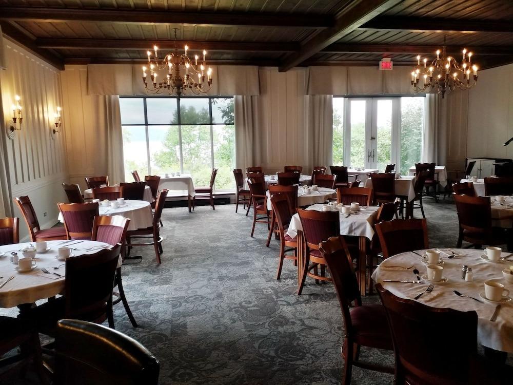 Hotel Le Manoir Baie-Comeau Esterno foto