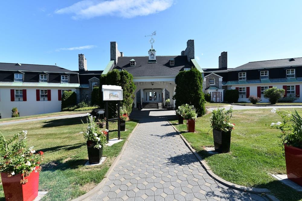 Hotel Le Manoir Baie-Comeau Esterno foto