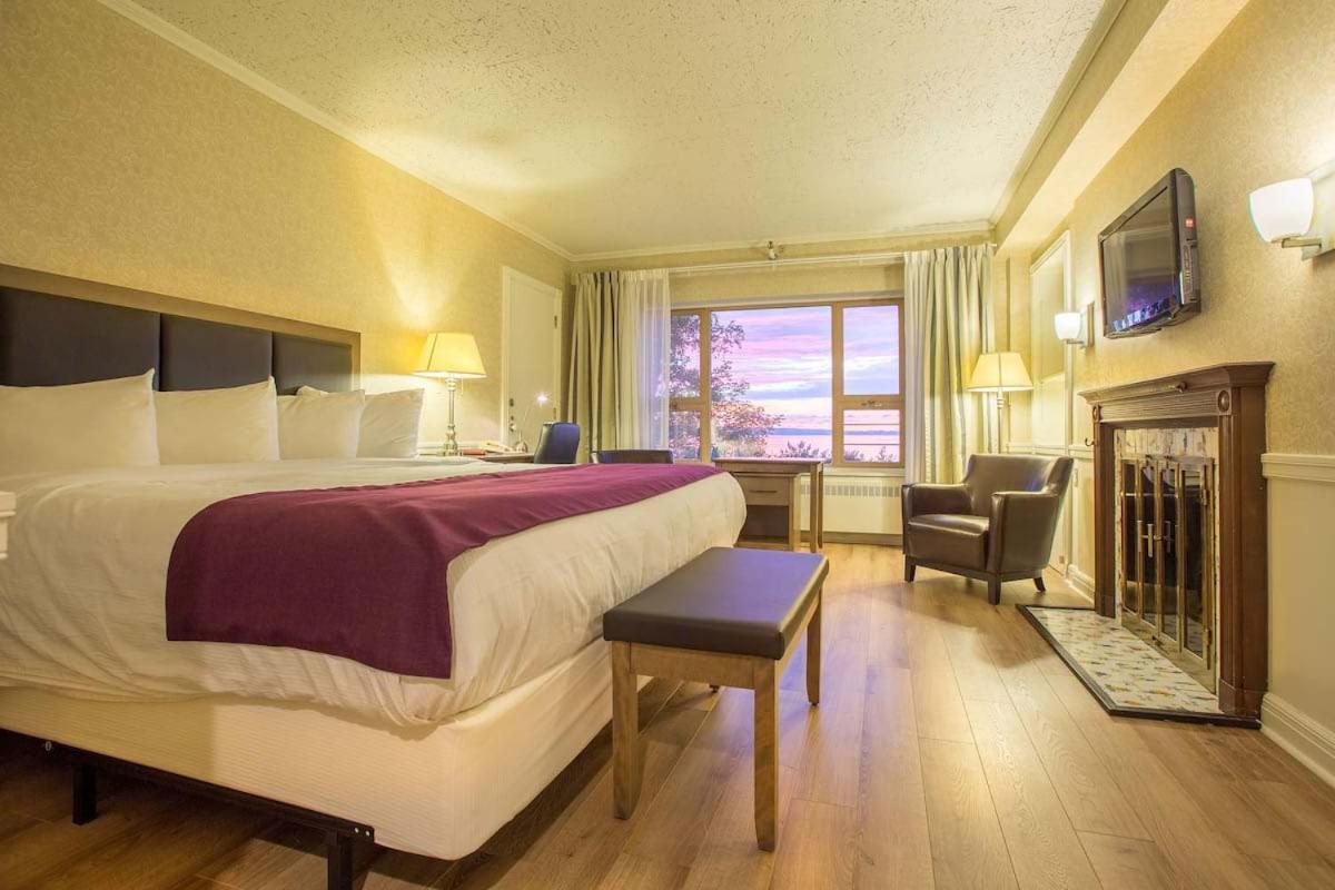 Hotel Le Manoir Baie-Comeau Esterno foto