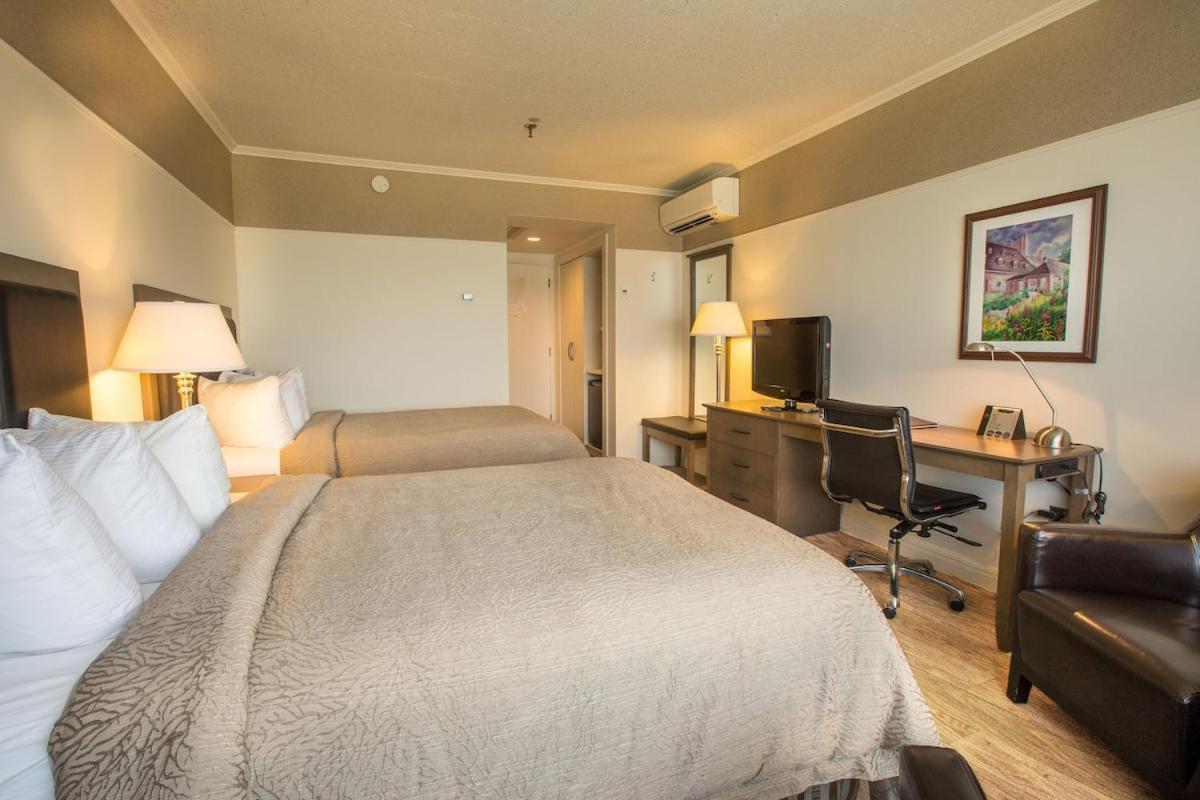 Hotel Le Manoir Baie-Comeau Esterno foto