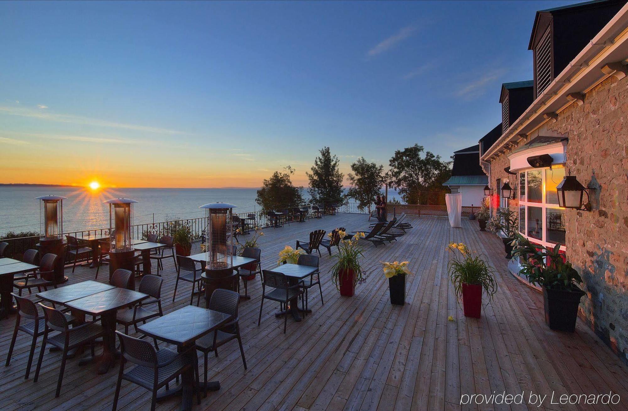 Hotel Le Manoir Baie-Comeau Esterno foto