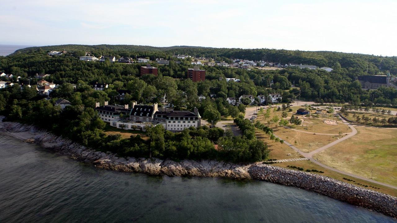 Hotel Le Manoir Baie-Comeau Esterno foto