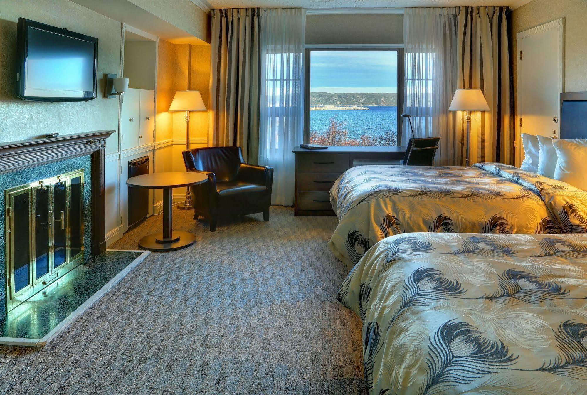 Hotel Le Manoir Baie-Comeau Esterno foto