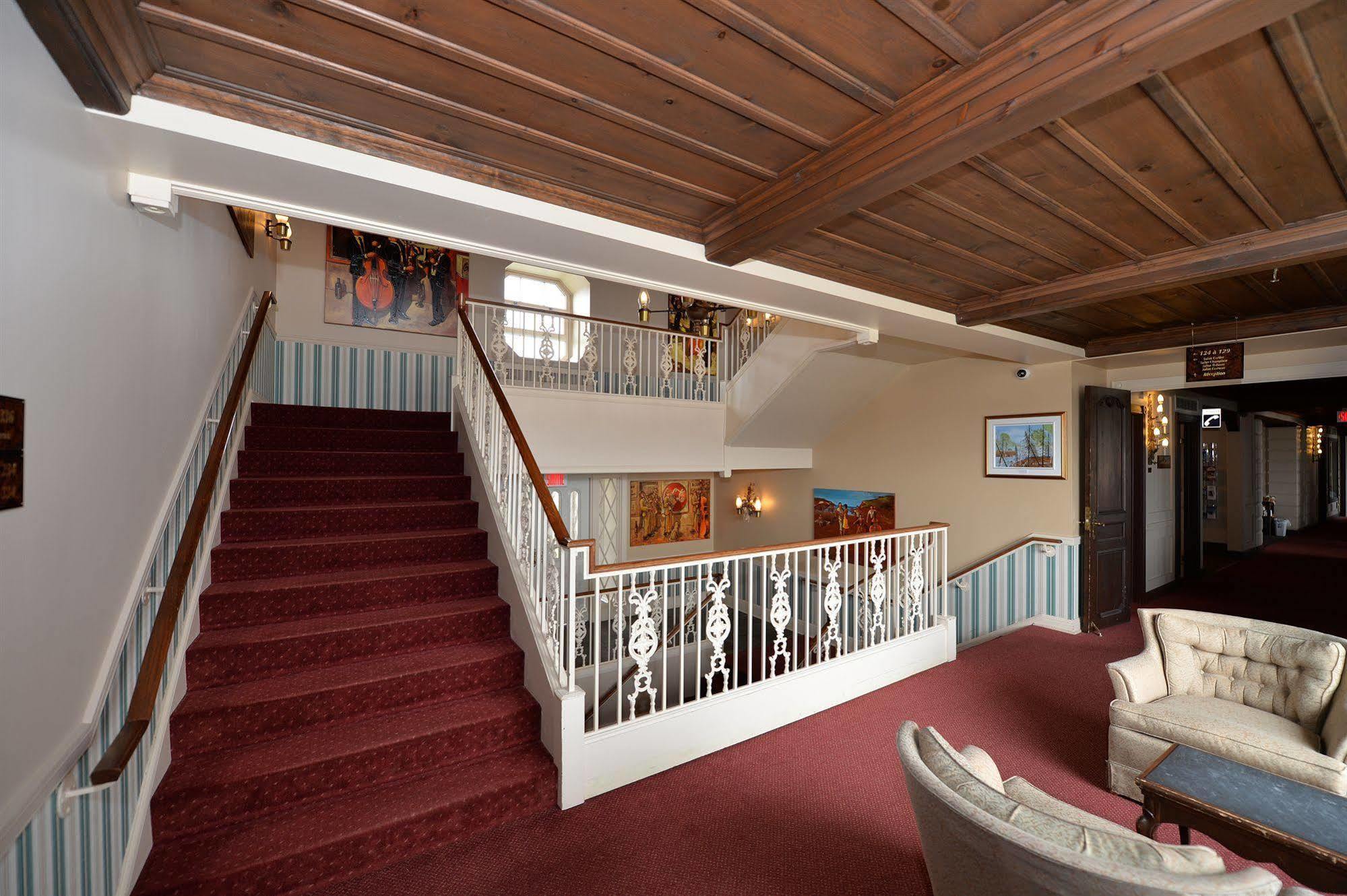Hotel Le Manoir Baie-Comeau Esterno foto