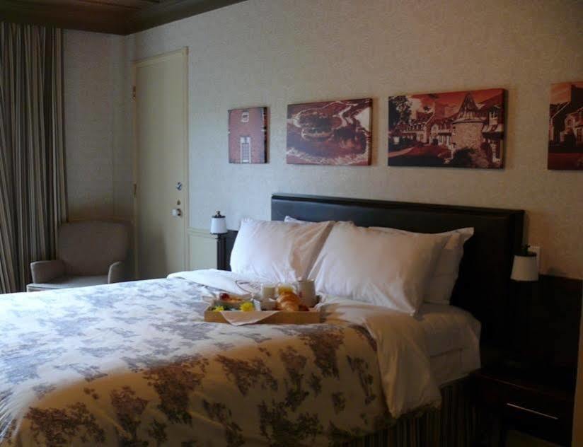 Hotel Le Manoir Baie-Comeau Esterno foto